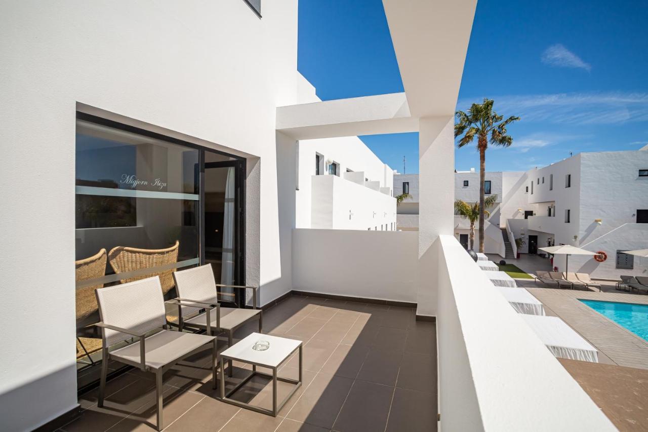 Migjorn Ibiza Suites & Spa Playa d'en Bossa Exterior foto