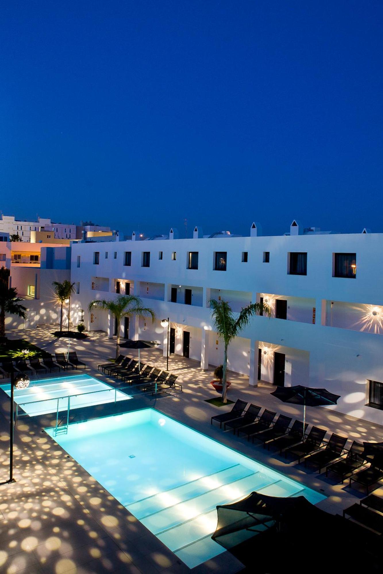 Migjorn Ibiza Suites & Spa Playa d'en Bossa Exterior foto